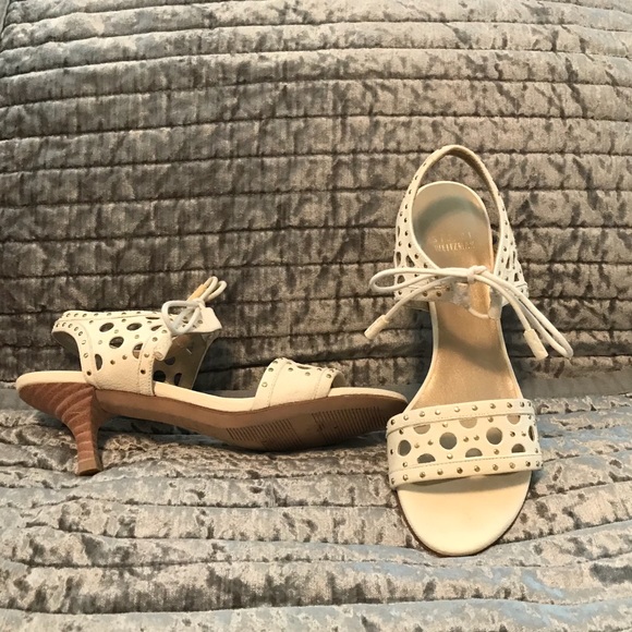 Stuart Weitzman Shoes - ❤️ STUART WEITZMAN “Circular “ open toe sandals